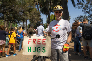 Free Hugs